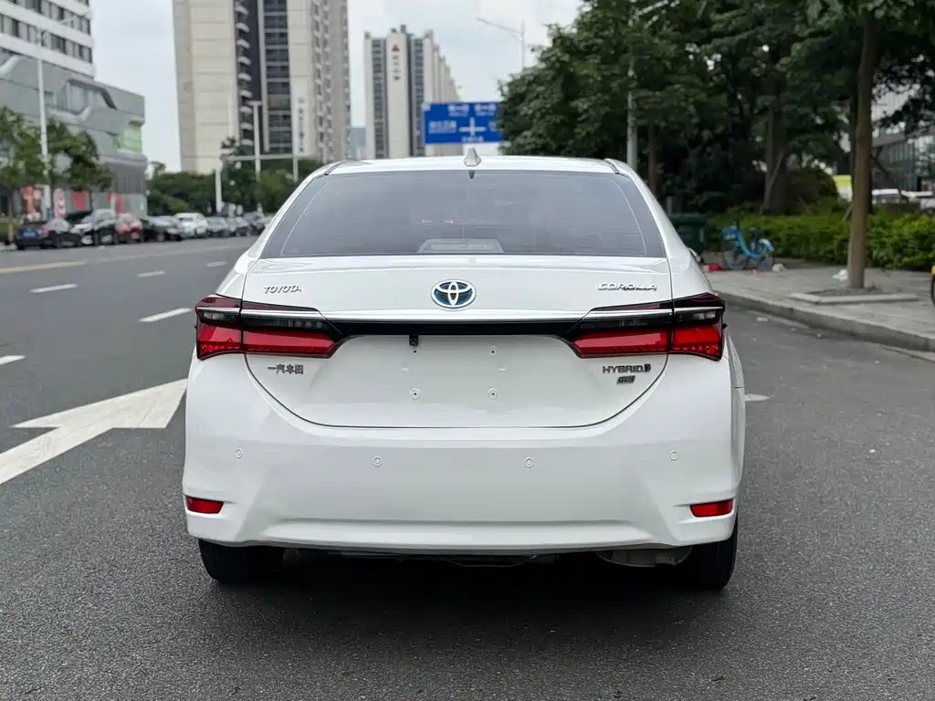 Toyota Corolla 2018 — фото 5