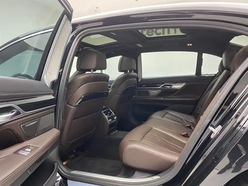 BMW 7 Series 2022 — фото 19