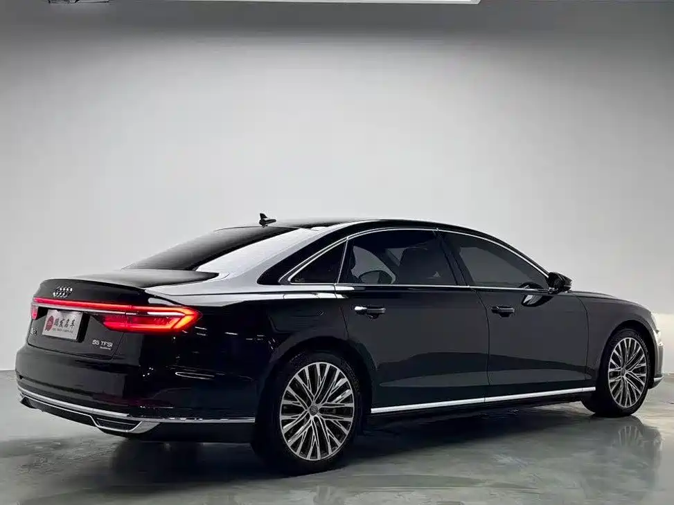 Audi A8 2020 — фото 20