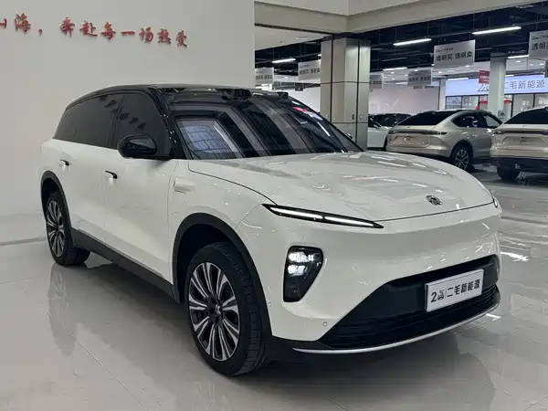 NIO ES8 2024