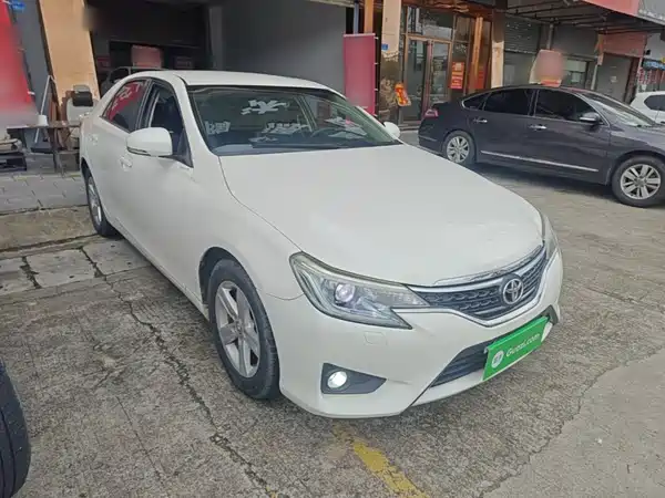 Toyota Reiz 2013