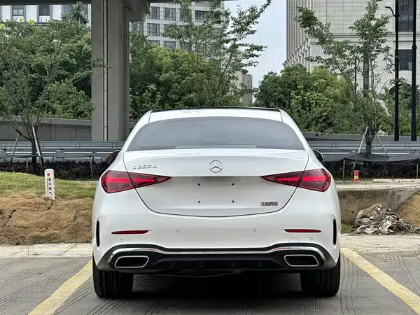 Mercedes-Benz C-Class 2024