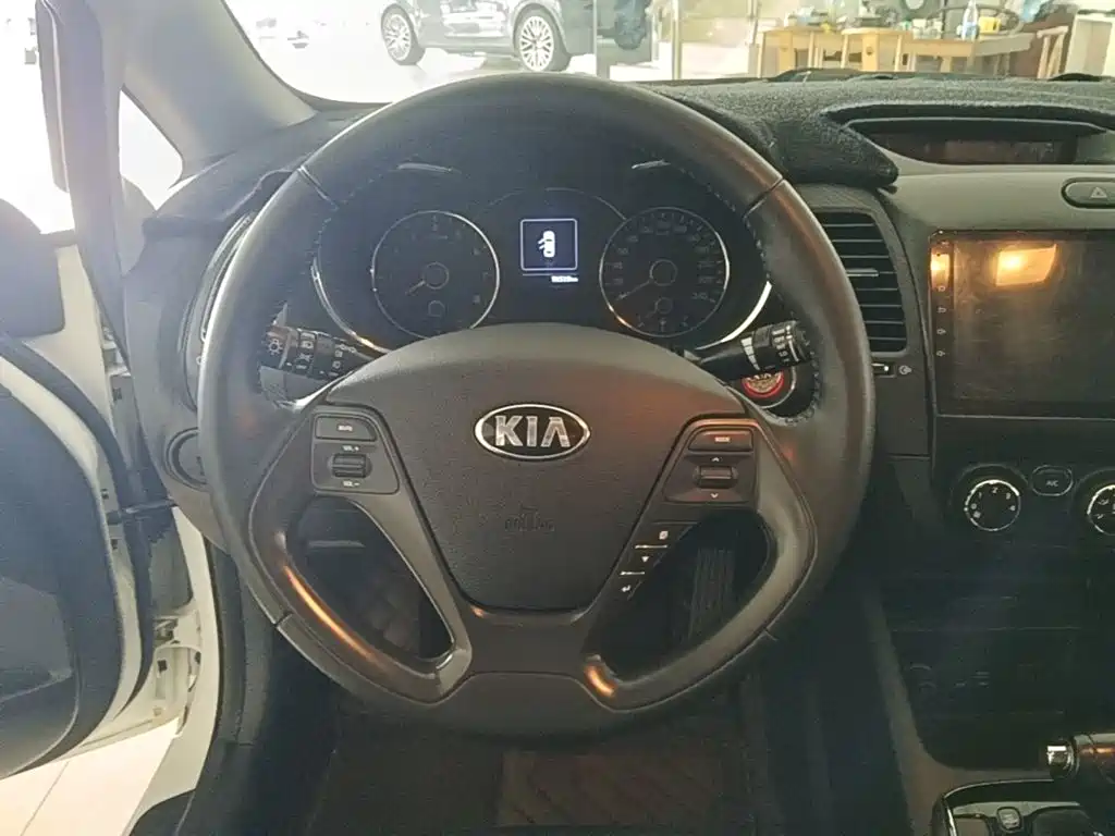 Kia K3 2018 — фото 11