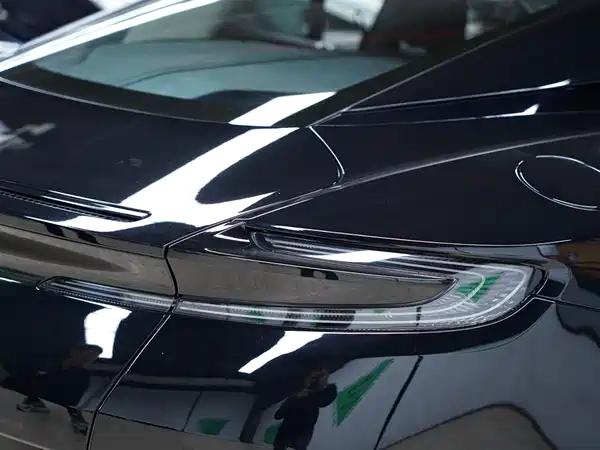 Aston Martin DB11 2019