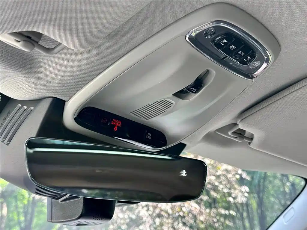 Volvo XC90 2019 — фото 10