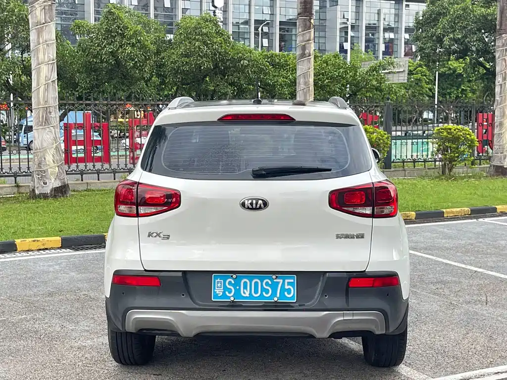 Kia KX3 2015 — фото 15