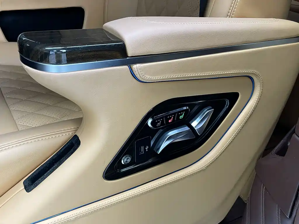 Mercedes-Benz Vito 2020 — фото 12