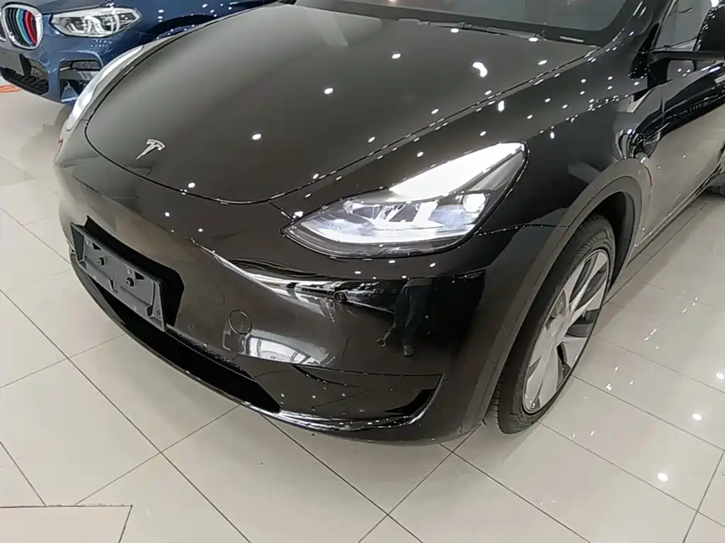 Tesla Model Y 2023 — фото 24