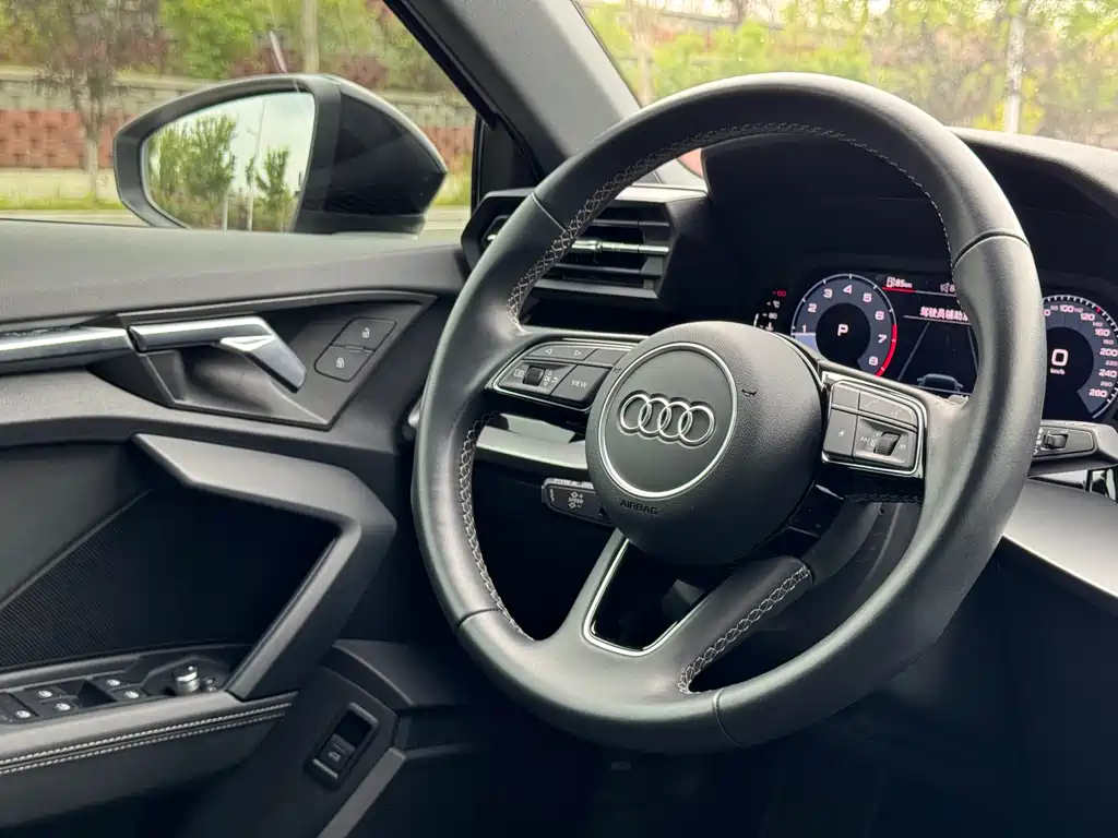 Audi A3 2023 — фото 16