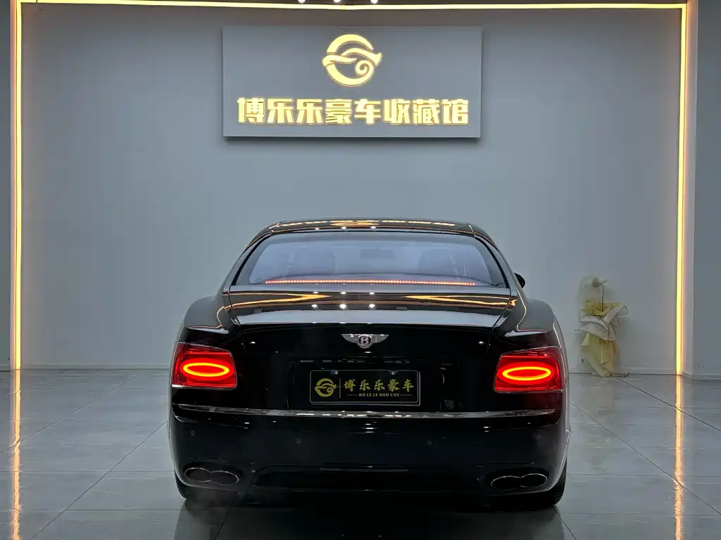 Bentley Flying Spur 2018 — фото 3