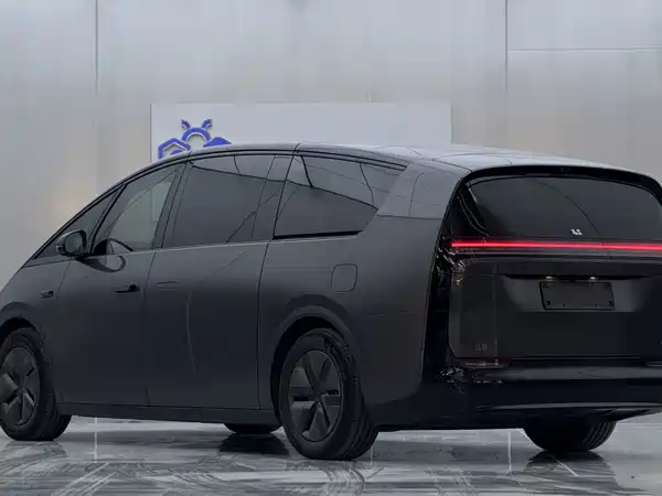 Li Auto MEGA 2025
