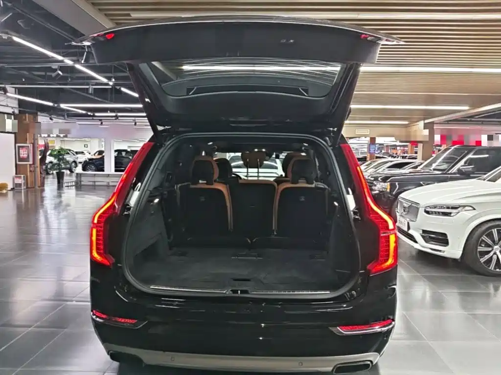 Volvo XC90 2017 — фото 19