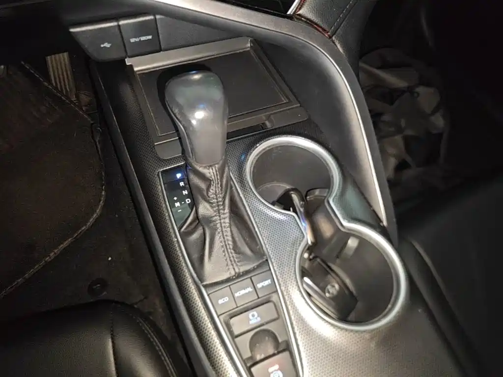 Toyota Camry 2021 — фото 14
