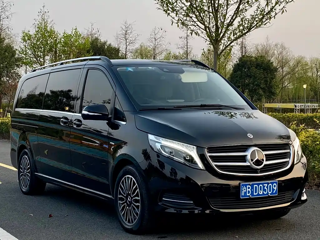 Mercedes-Benz V-Class 2017 — фото 11