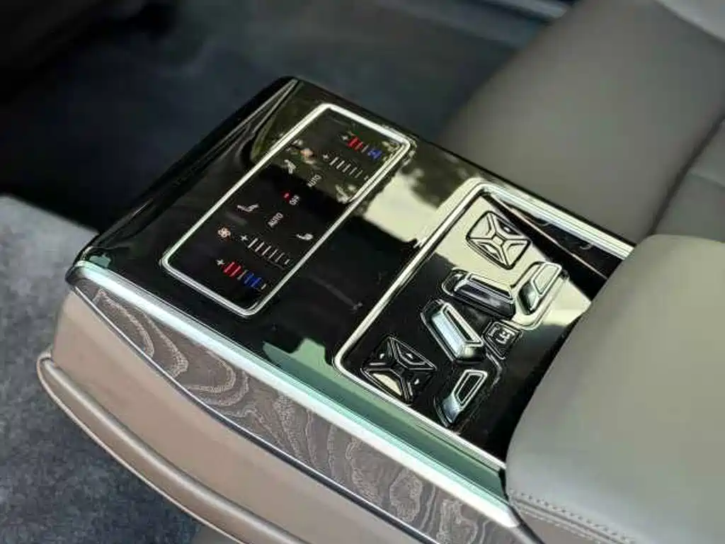 Audi A8 2024