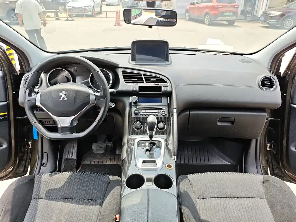 Peugeot 3008 2016 — фото 11