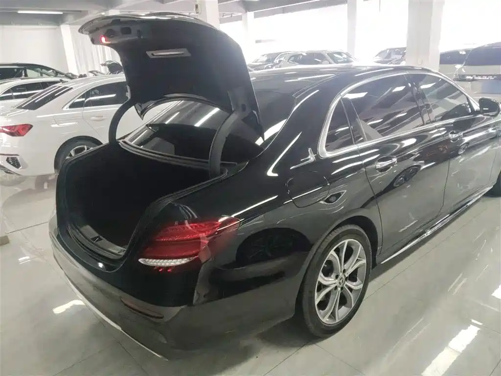 Mercedes-Benz E-Class 2020 — фото 19
