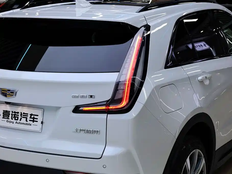 Cadillac XT4 2020 — фото 14