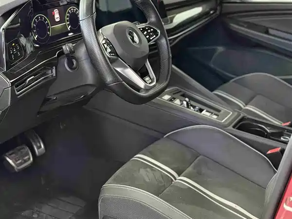 Volkswagen Golf 2021