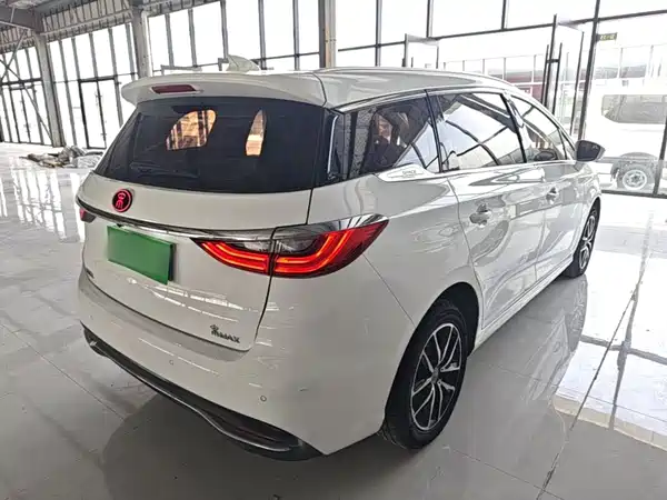 BYD Song MAX 2017