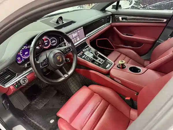 Porsche Panamera 2021