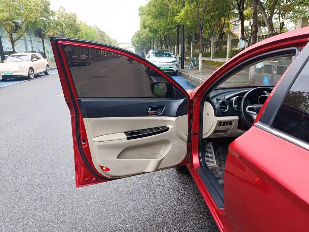 Changan Eado 2014 — фото 14