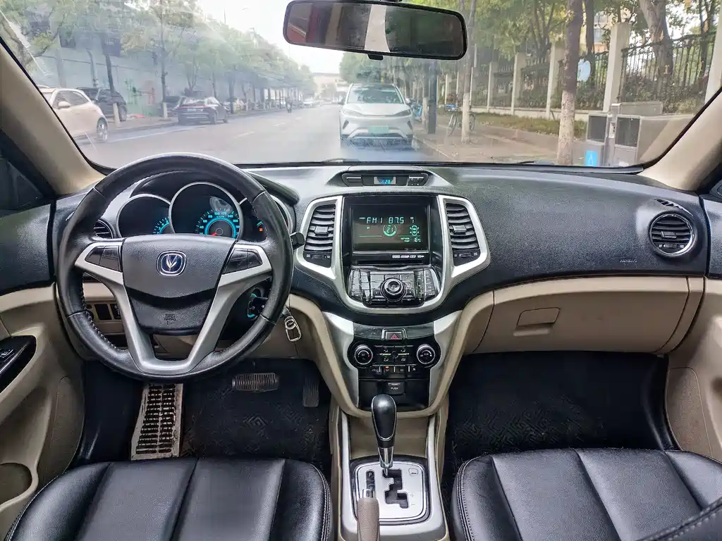 Changan Eado 2014 — фото 28