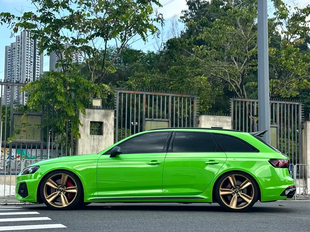 Audi RS 4 2023 — фото 3