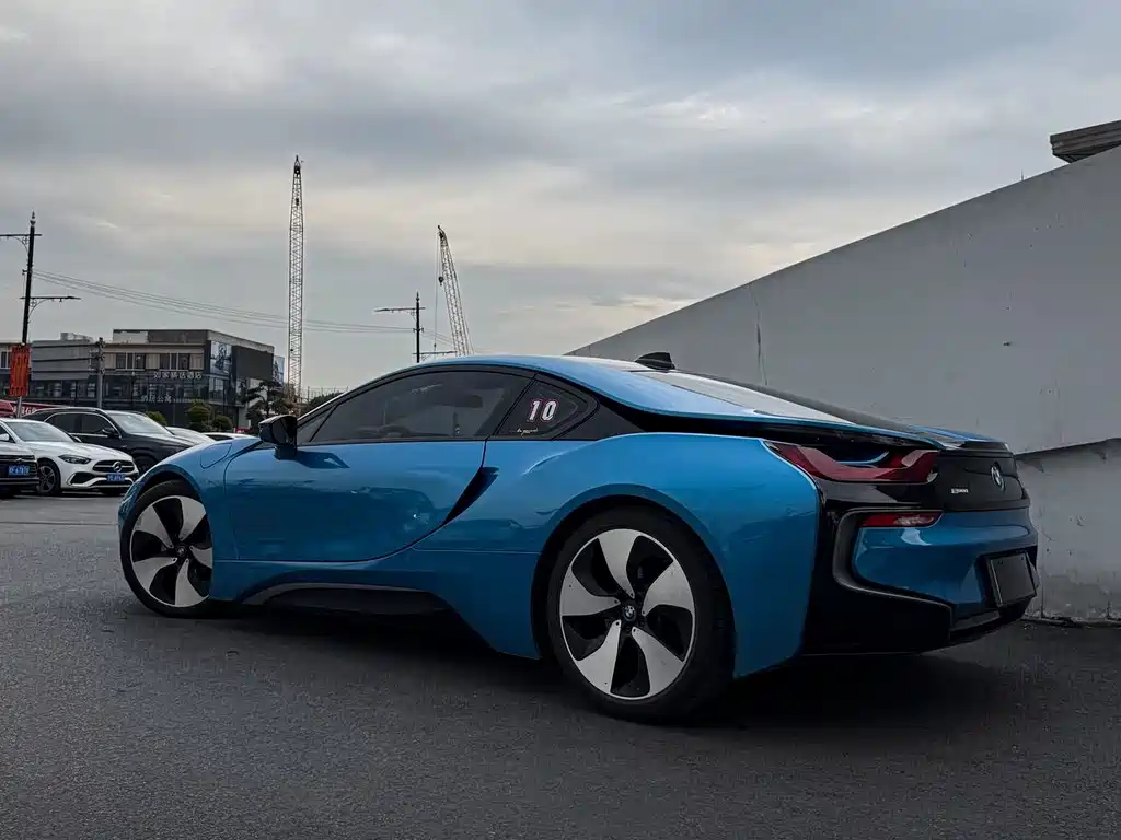 BMW i8 2017 — фото 7