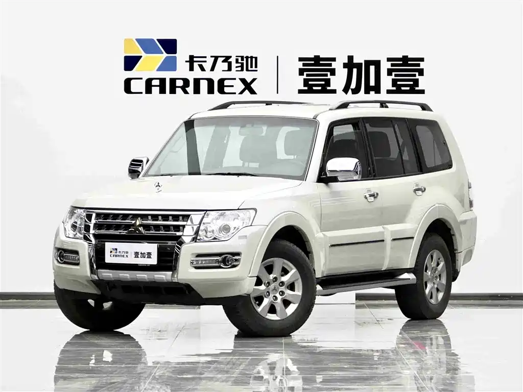 Mitsubishi Pajero 2020