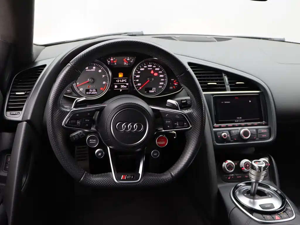 Audi R8 2016 — фото 23