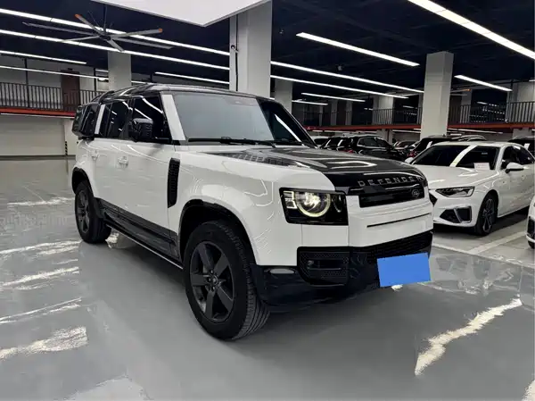 Land Rover Defender 2023