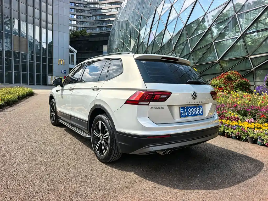 Volkswagen Tiguan L 2019 — фото 19
