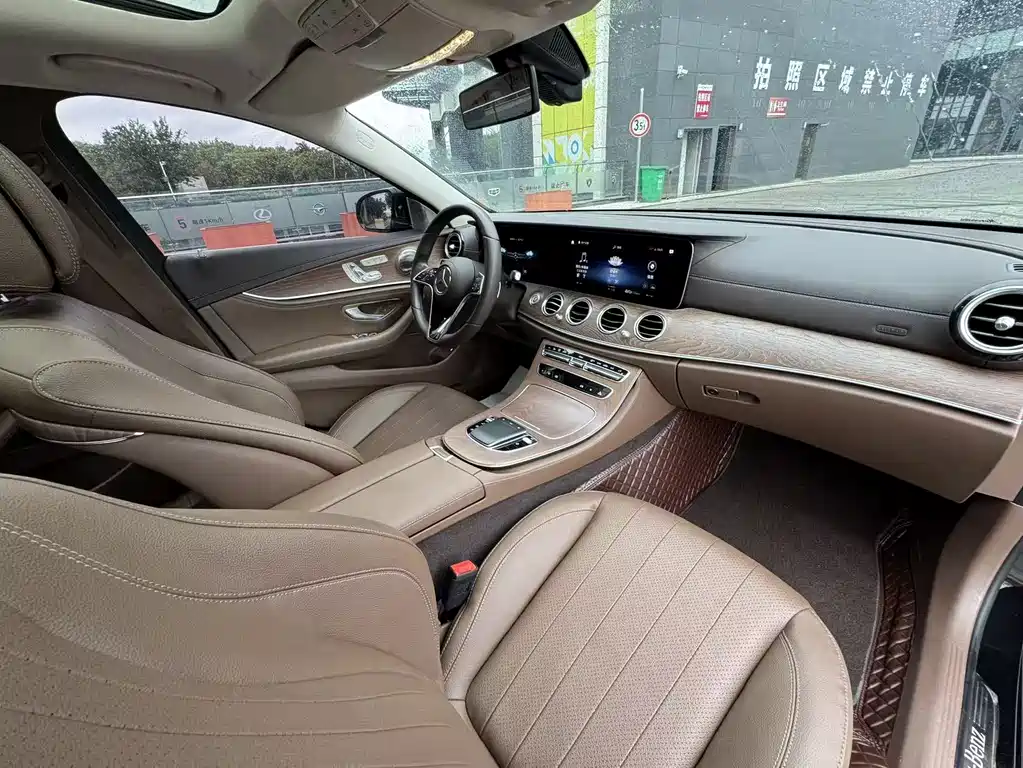Mercedes-Benz E-Class 2023 — фото 23