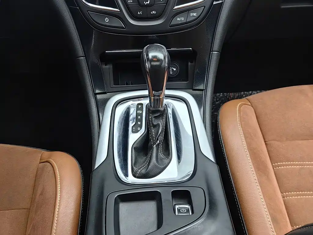Buick Regal 2015 — фото 13