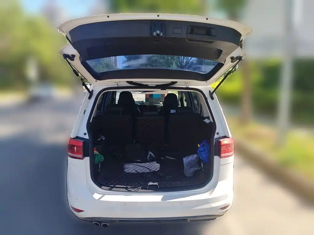 Volkswagen Touran 2017 — фото 15