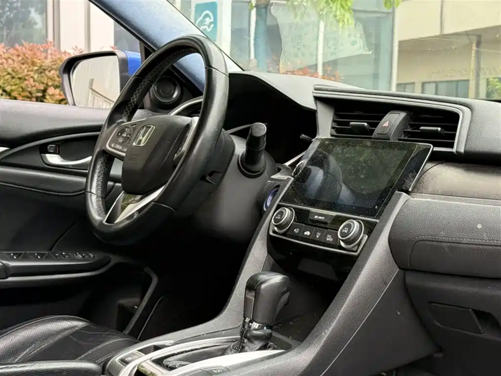 Honda Civic 2017 — фото 16