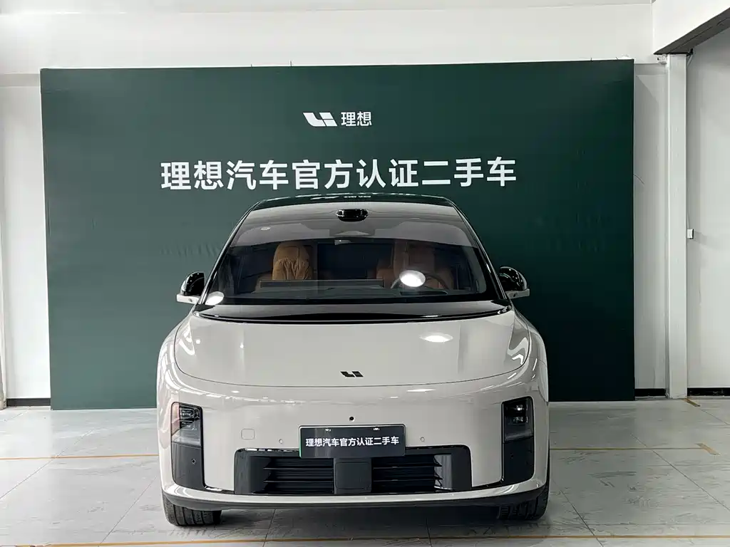 Li Auto i8 2025 — фото 2