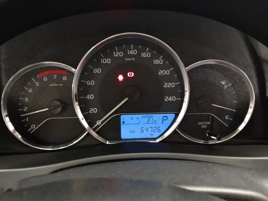 Toyota Corolla 2018 — фото 14