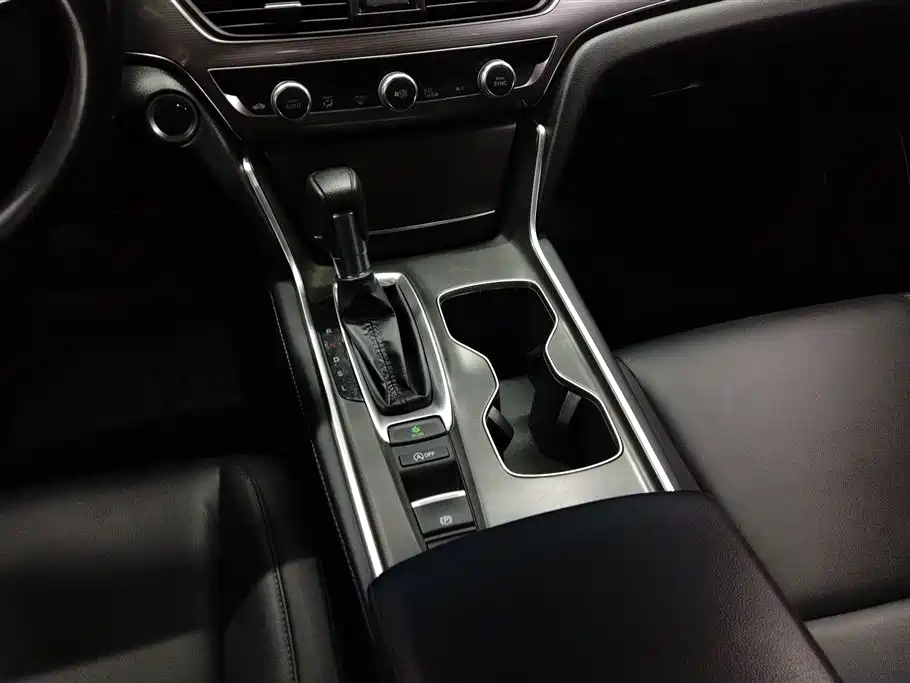Honda Accord 2021 — фото 16