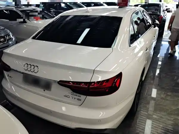Audi A4L 2020