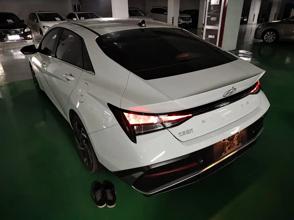 Hyundai Elantra 2024