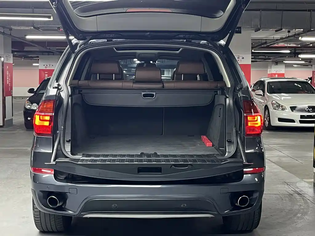 BMW X5 2010 — фото 19