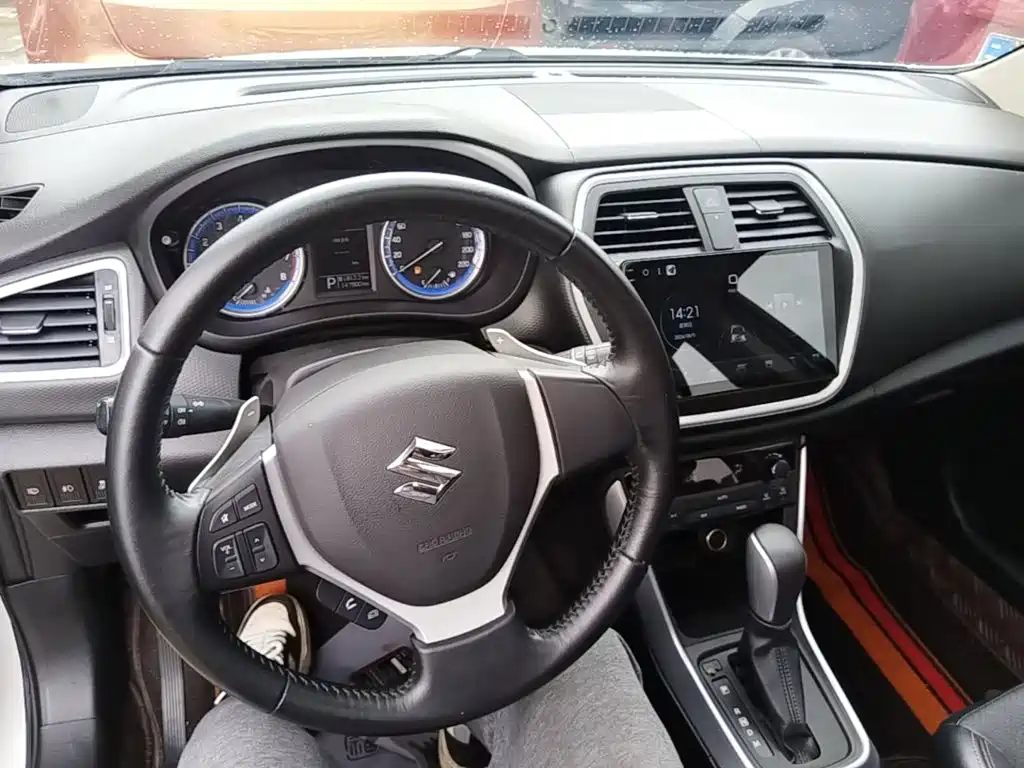 Suzuki S-Cross 2015 — фото 10