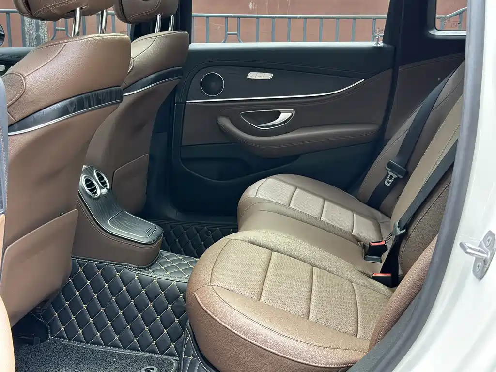 Mercedes-Benz E-Class 2022