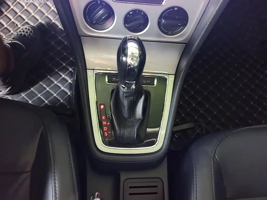 Volkswagen Gran Lavida 2015 — фото 14