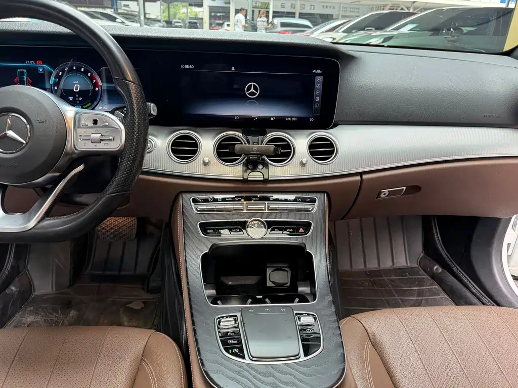 Mercedes-Benz E-Class 2020 — фото 12