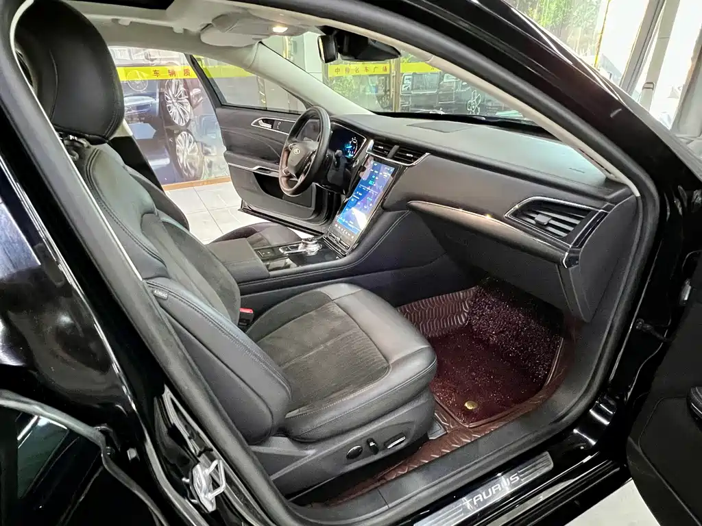 Ford Taurus 2021 — фото 15