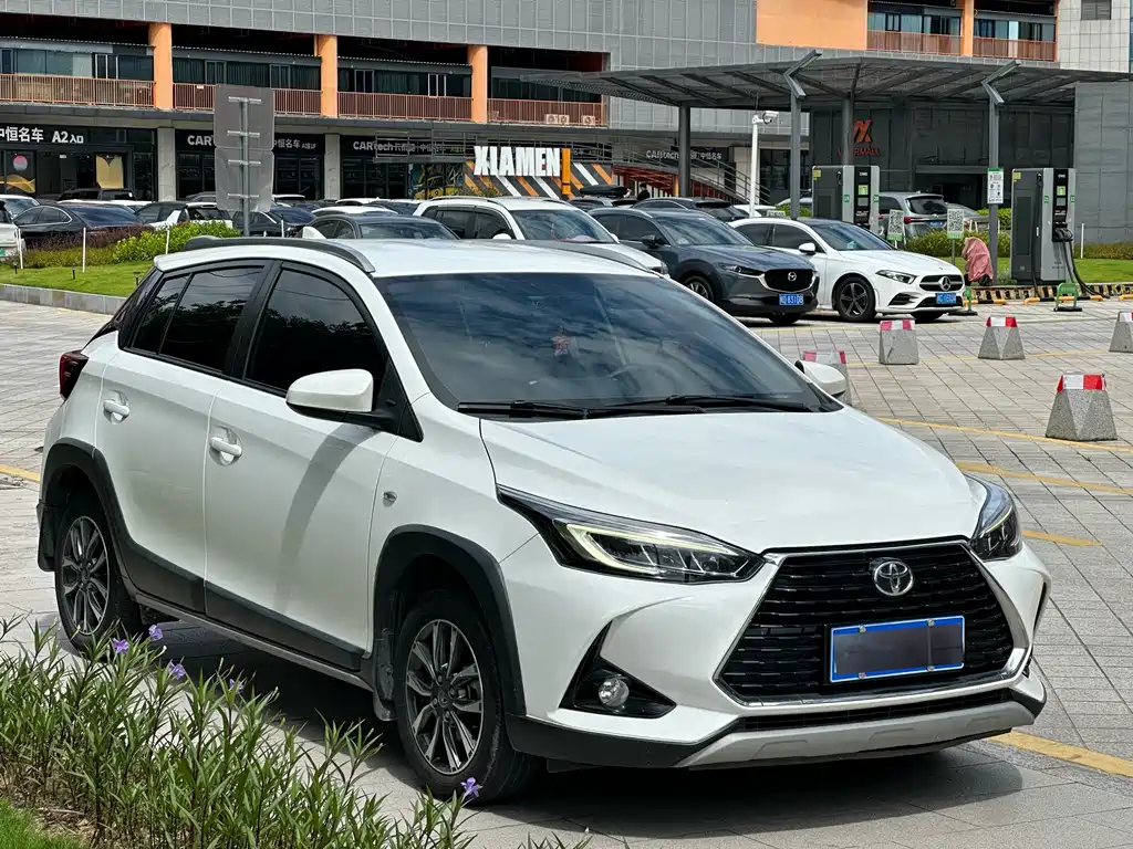 Toyota Yaris L 2022