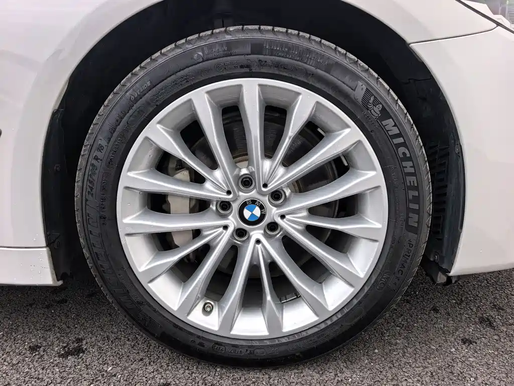 BMW 5 Series 2020 — фото 10